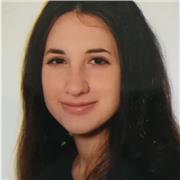 Insegnante seria e puntuale, laurea in lettere e certificato FCE di inglese (Advance in corso). Offro traduzioni eng-ita affidabili